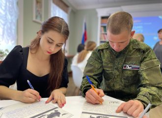 Астраханские патриоты приняли участие во Всероссийской акции «Письмо солдату»